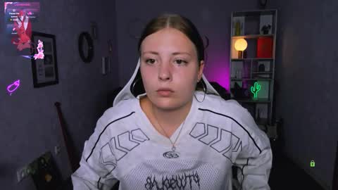 Snapshot of melani_bumm chatting on 09.22.25 melani_bumm online show from 09.22.25