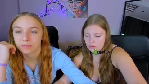 Snapshot of melani_bumm chatting on 10.04.25 melani_bumm online show from 10.04.25