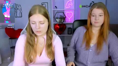 Snapshot of melani_bumm chatting on 10.14.25 melani_bumm online show from 10.14.25