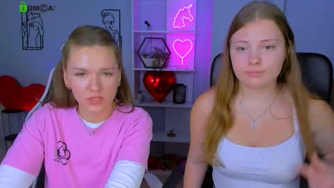 Snapshot of melani_bumm chatting on 10.16.25 melani_bumm online show from 10.16.25