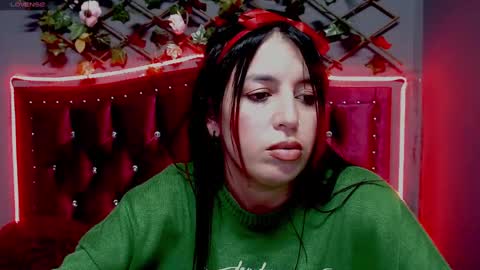 Snapshot of melani_cute01 chatting on 12.24.24 melani_cute01 online show from 12.24.24