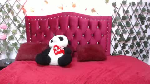 Snapshot of melani_cute01 chatting on 03.11.25 melani_cute01 online show from 03.11.25