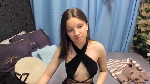 Snapshot of melanie_grant chatting on 11.18.25 Melanie online show from 11.18.25