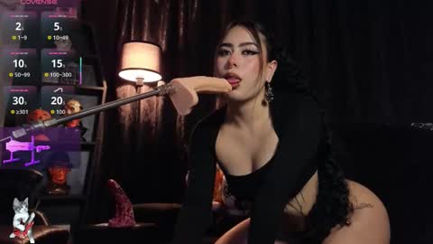 Snapshot of melanie_nyx chatting on 11.24.25 Mel online show from 11.24.25