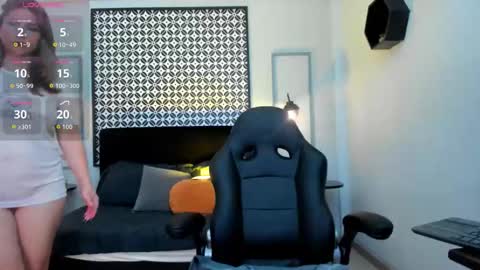 Snapshot of melanie_silver_ chatting on 11.11.25 Melanie online show from 11.11.25