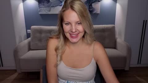 Snapshot of melaniebennett chatting on 09.16.25 Melanie Bennett online show from 09.16.25