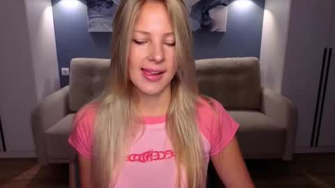 Snapshot of melaniebennett chatting on 09.25.25 Melanie Bennett online show from 09.25.25