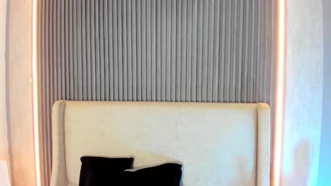 MelanieRoah online show from 03.22.26