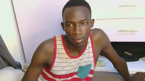 Snapshot of melanin_hotguys chatting on 03.04.25 MEDDY AND Faizal online show from 03.04.25