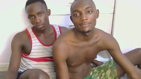 Snapshot of melanin_hotguys chatting on 03.04.25 MEDDY AND Faizal online show from 03.04.25