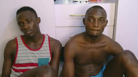 Snapshot of melanin_hotguys chatting on 03.05.25 MEDDY AND Faizal online show from 03.05.25