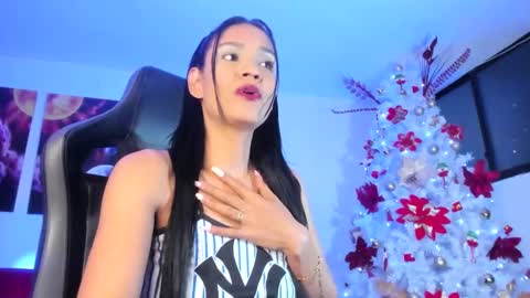 melannia_hills online show from 12.30.24