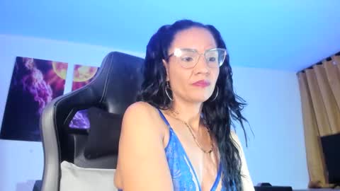 melannia_hills online show from 01.21.25