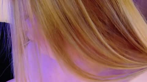 melanniebrown online show from 04.11.26