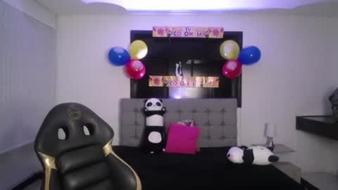Snapshot of melanny_petite chatting on 06.19.26 melanny_petite online show from 06.19.26