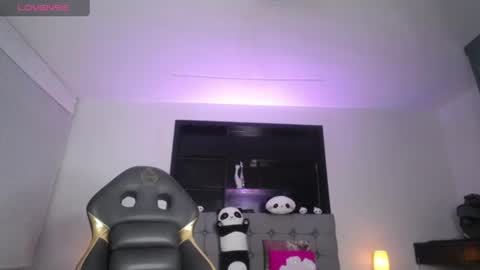 Snapshot of melanny_petite chatting on 07.18.26 melanny_petite online show from 07.18.26