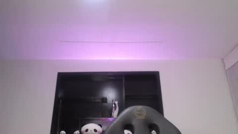 Snapshot of melanny_petite chatting on 08.01.26 melanny_petite online show from 08.01.26