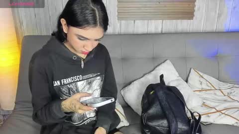 Snapshot of melany_27 chatting on 10.04.25 Melany online show from 10.04.25
