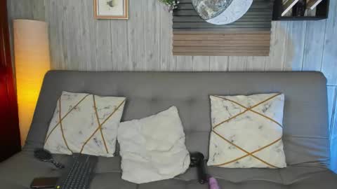 Snapshot of melany_27 chatting on 10.14.25 Melany online show from 10.14.25