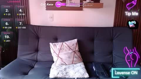 Snapshot of melany_27 chatting on 11.25.25 Melany online show from 11.25.25