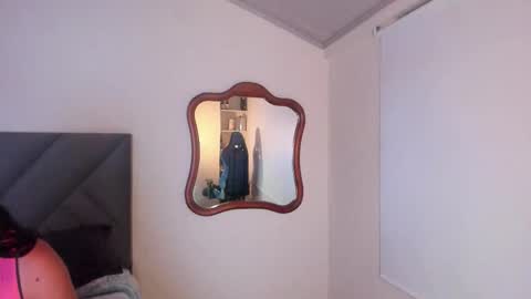 Melany online show from 12.17.25