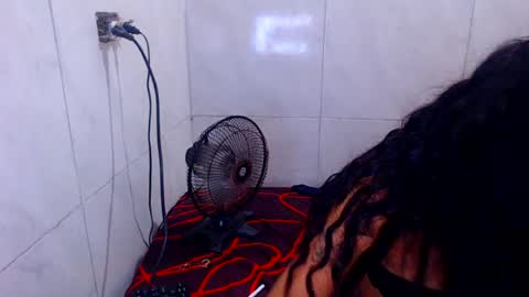 melany_dirt_ online show from 07.14.26