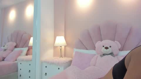 Melanie online show from 11.25.25