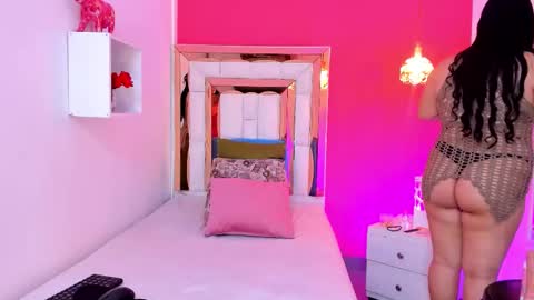 Snapshot of melany_hot699_ chatting on 12.16.25 Melany online show from 12.16.25