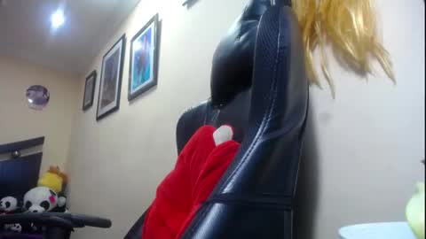Snapshot of melany_isabella chatting on 01.29.25 melany online show from 01.29.25
