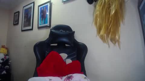Snapshot of melany_isabella chatting on 01.30.25 melany online show from 01.30.25