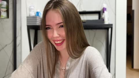 Snapshot of melanybunny chatting on 02.06.25 Adel online show from 02.06.25