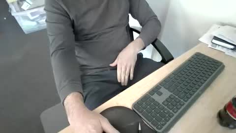 melbguy_075 online show from 05.01.26