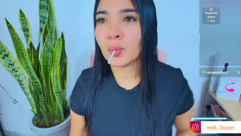    Independent model online show from 04.20.26