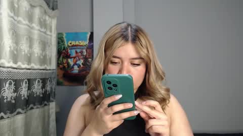 Snapshot of meliinna_xxx chatting on 11.28.25 meliinna_xxx online show from 11.28.25