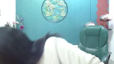 Snapshot of melika_sweet chatting on 12.24.24 eli online show from 12.24.24