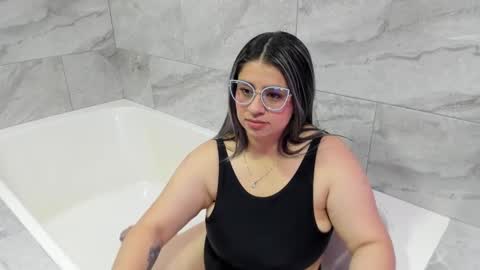 Snapshot of melinda_bob chatting on 01.16.25 Melinda online show from 01.16.25
