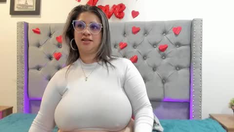 Snapshot of melinda_bob chatting on 02.26.25 Melinda online show from 02.26.25