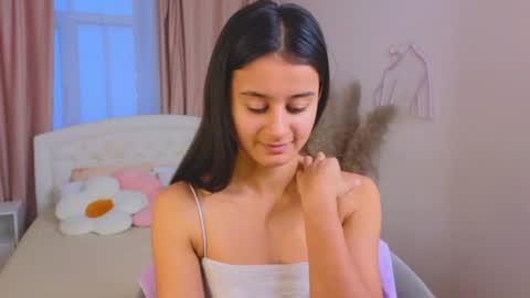 Snapshot of melisa_vong chatting on 12.06.24 Victoria online show from 12.06.24