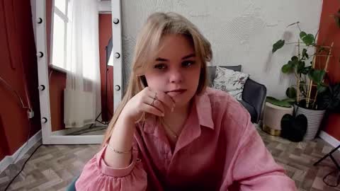 Sophia online show from 11.11.25