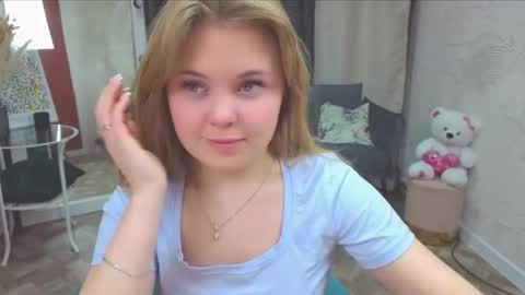 Sophia online show from 12.04.25