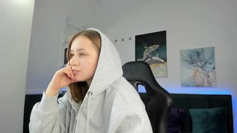 Hi I am Melissa online show from 02.03.26