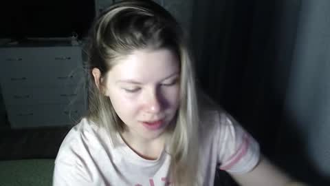 Snapshot of melissa__ray chatting on 02.21.25 Melissa  Ray online show from 02.21.25