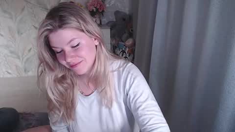 Snapshot of melissa__ray chatting on 10.25.25 Melissa  Ray online show from 10.25.25