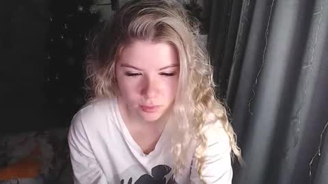 Melissa  Ray online show from 12.18.25