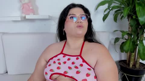 Snapshot of melissa_latingirl chatting on 01.22.25 Melissa online show from 01.22.25