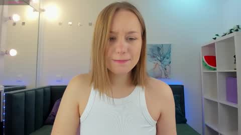 Snapshot of melissa_new22 chatting on 10.12.25 melissa_new22 online show from 10.12.25