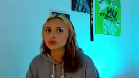 Snapshot of melissa_noir chatting on 11.19.25 melissa_noir online show from 11.19.25