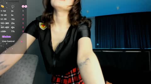 Lisaa online show from 01.18.25