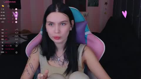Snapshot of mella_freya chatting on 12.30.24 Freya  IM NONUDE online show from 12.30.24