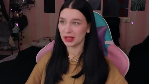 Snapshot of mella_freya chatting on 02.05.25 Freya  IM NONUDE online show from 02.05.25